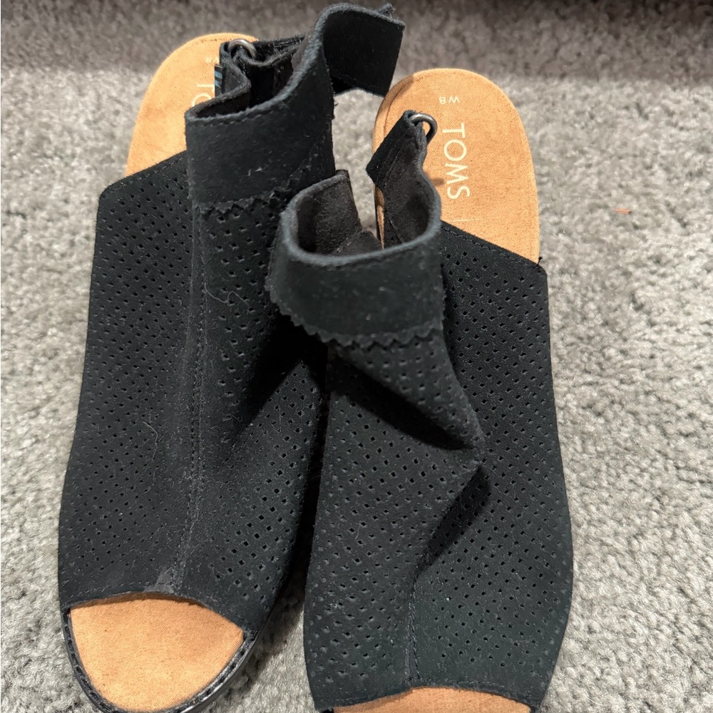 Toms Black Wedges
